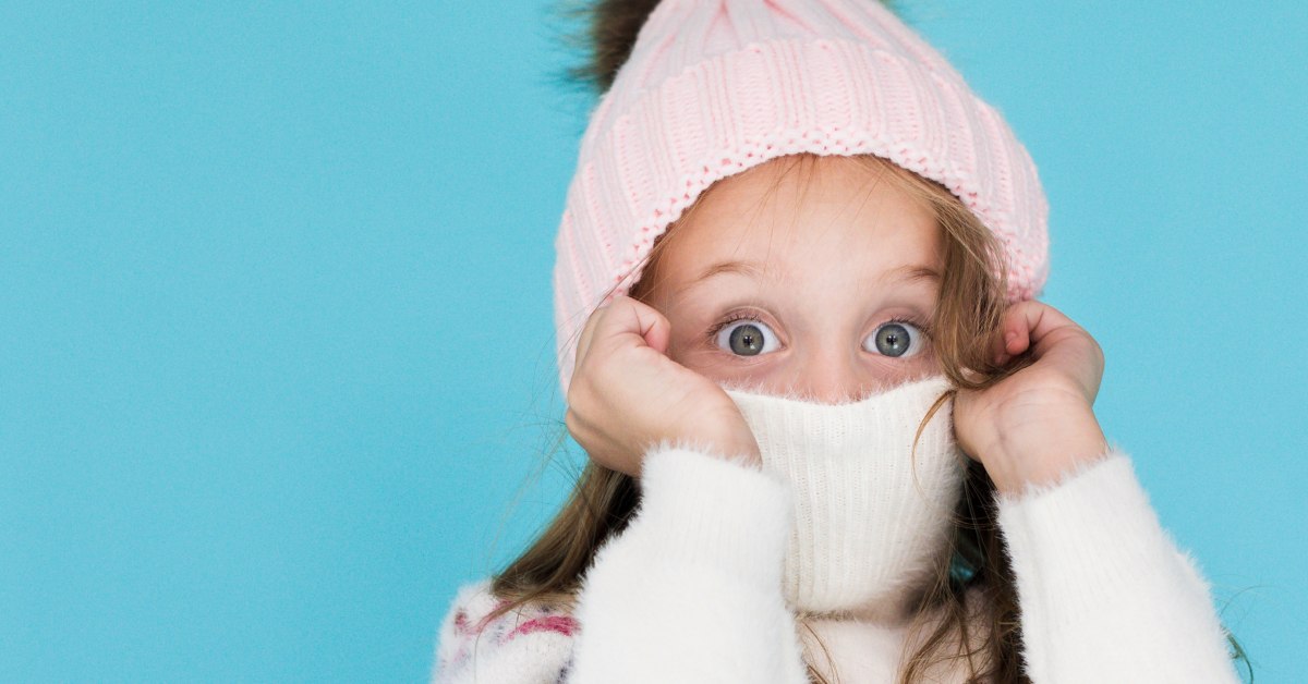 devojcica sa zimskom kapom