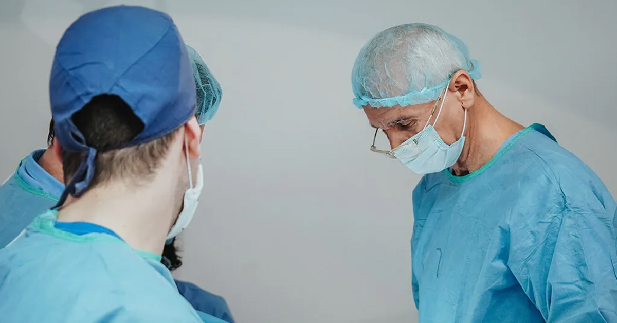 hirurzi na operaciji